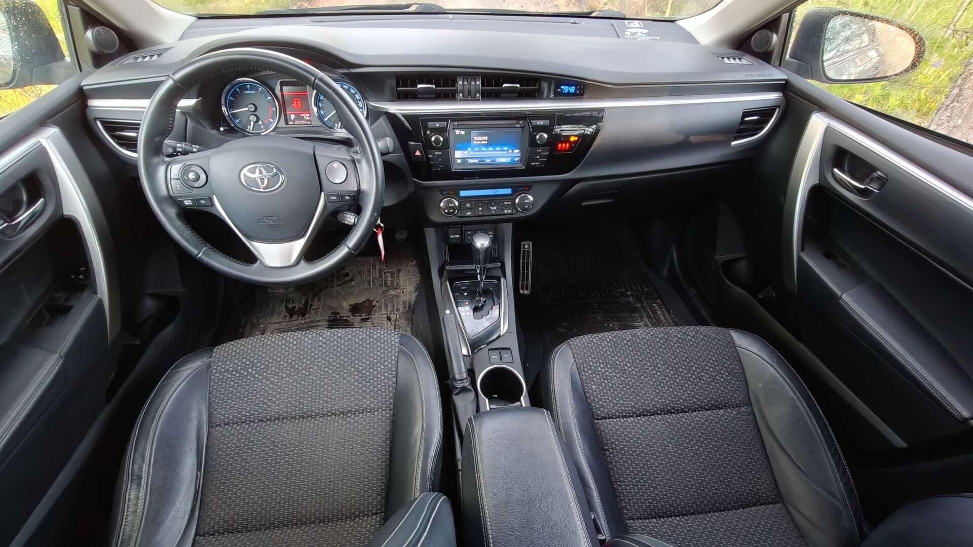 TOYOTA Corolla 2014