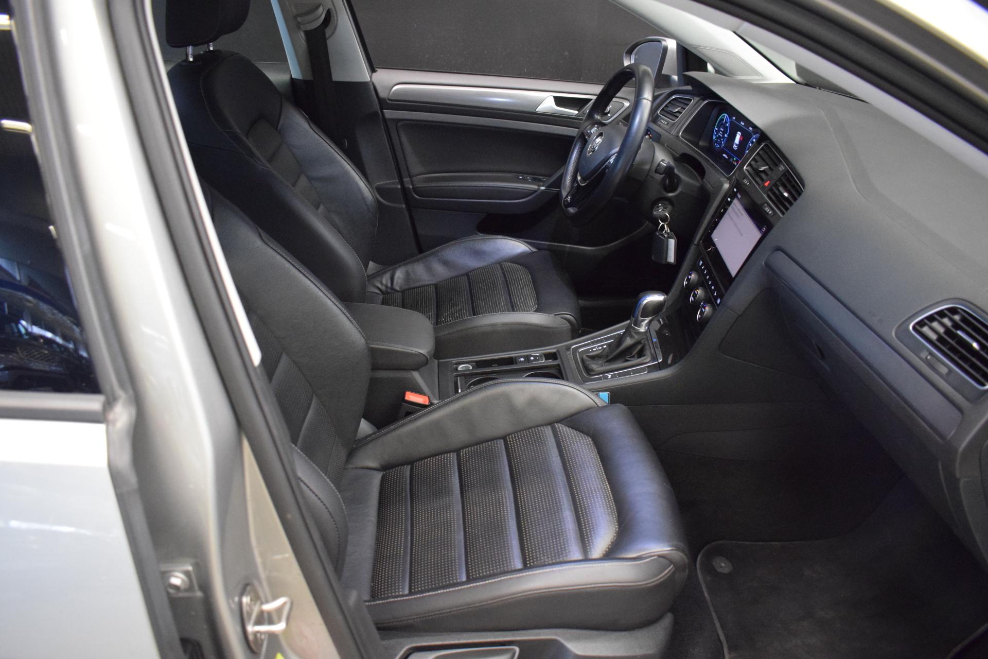 VOLKSWAGEN Golf 2019