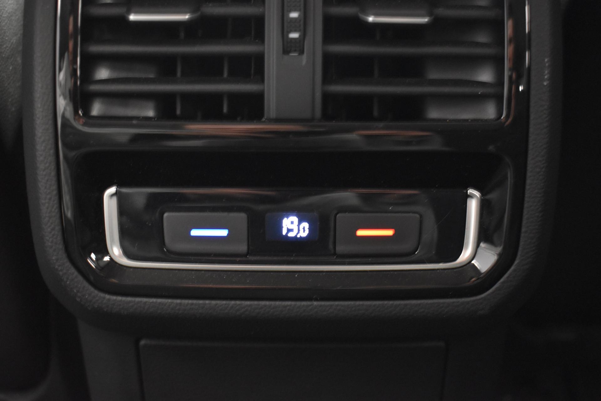 VOLKSWAGEN Passat 2020