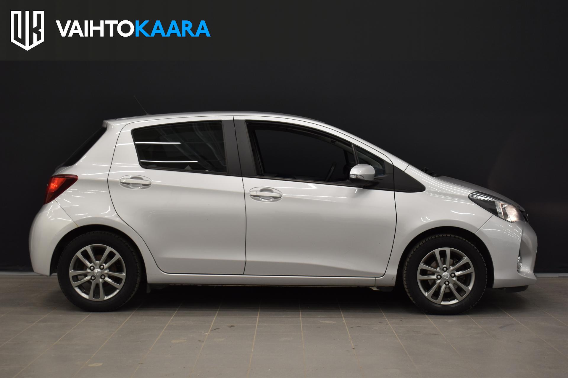 TOYOTA Yaris 2016