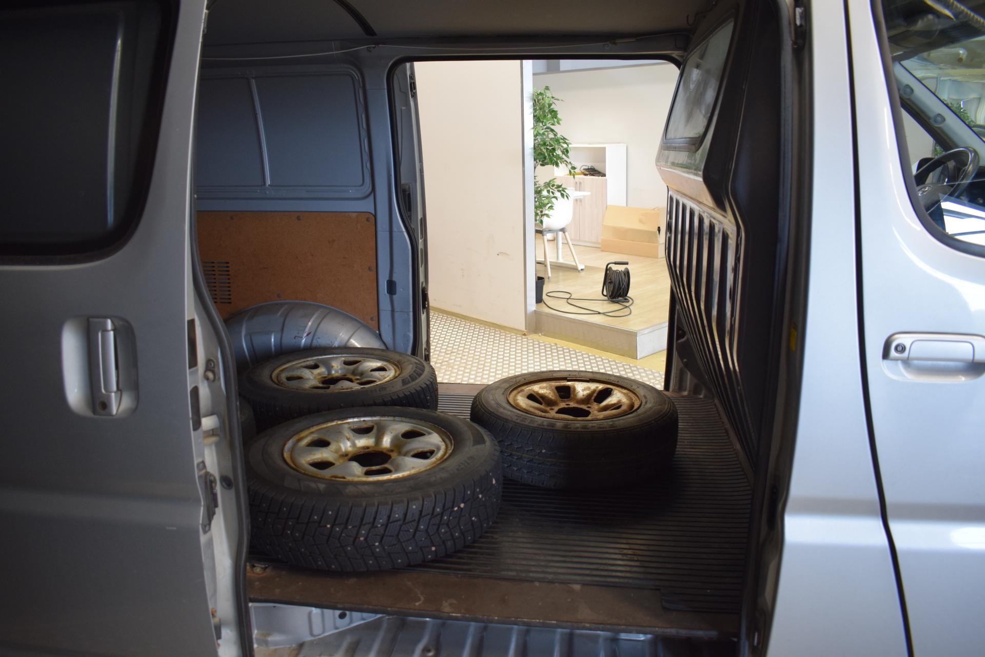 TOYOTA Hiace 2007