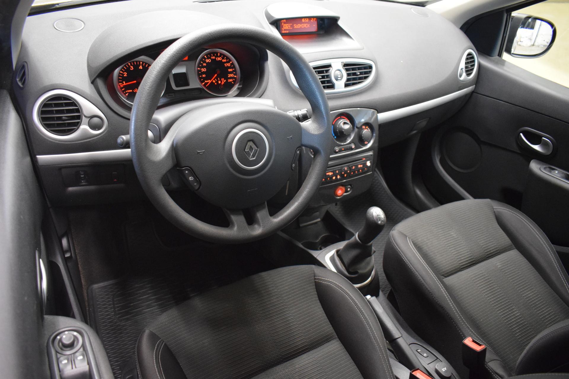 RENAULT Clio 2013