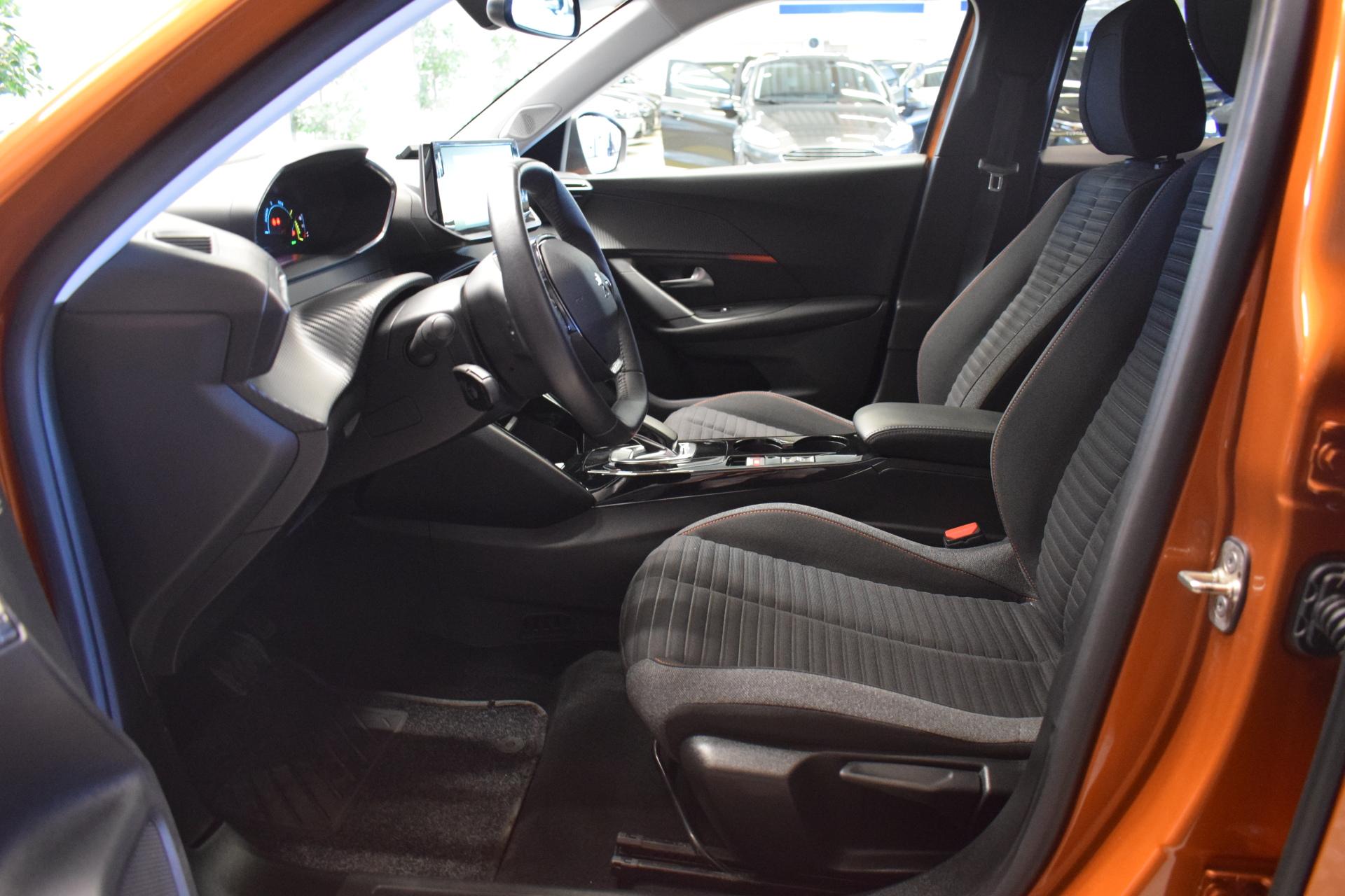 PEUGEOT e-2008 2021