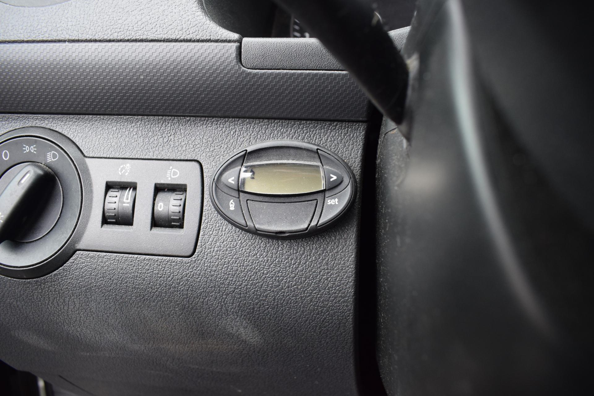 VOLKSWAGEN Caddy 2014