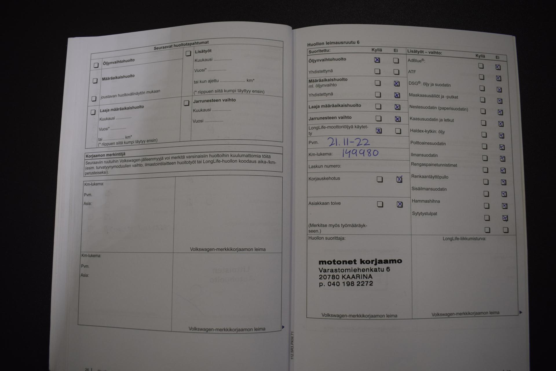 VOLKSWAGEN Touran 2011