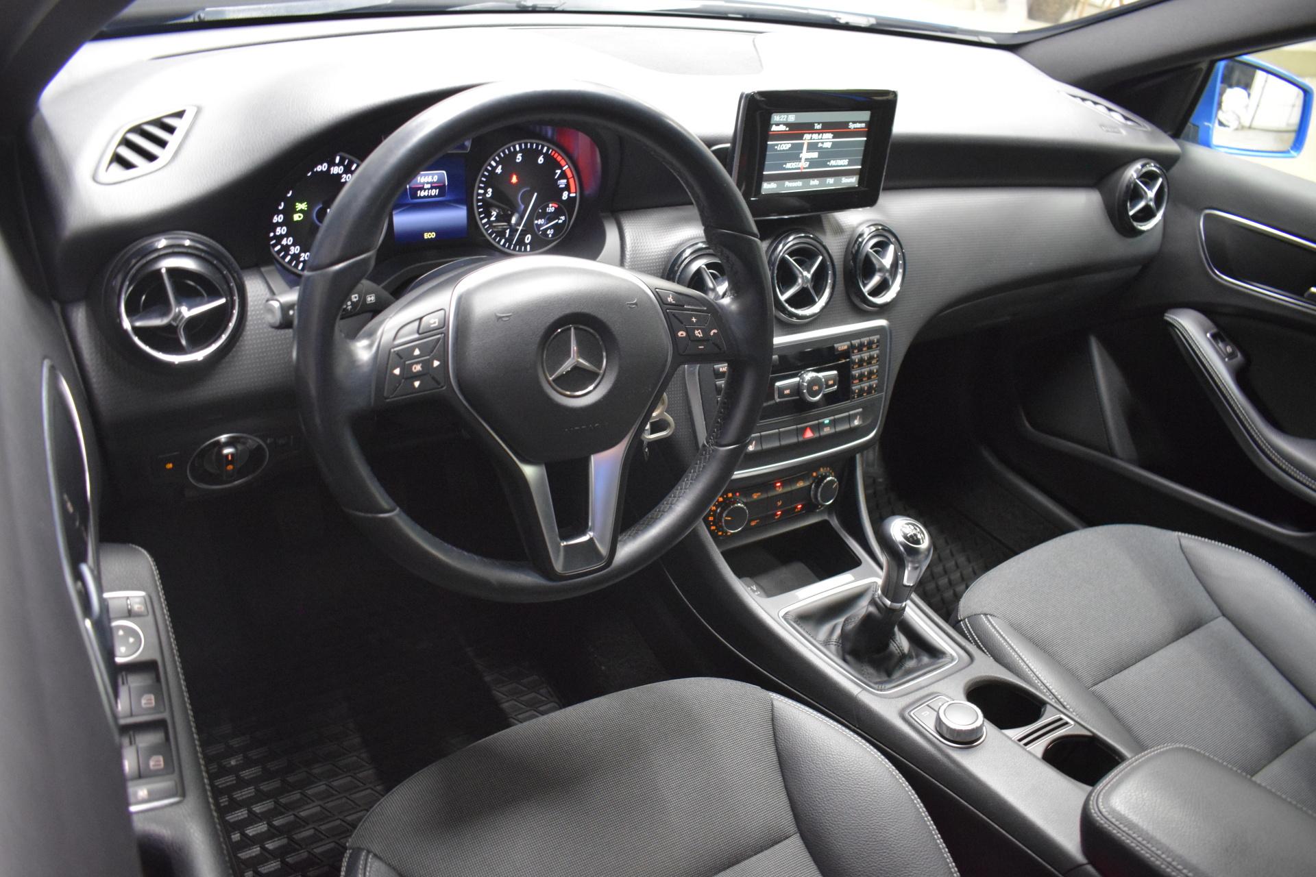 MERCEDES-BENZ A 2013
