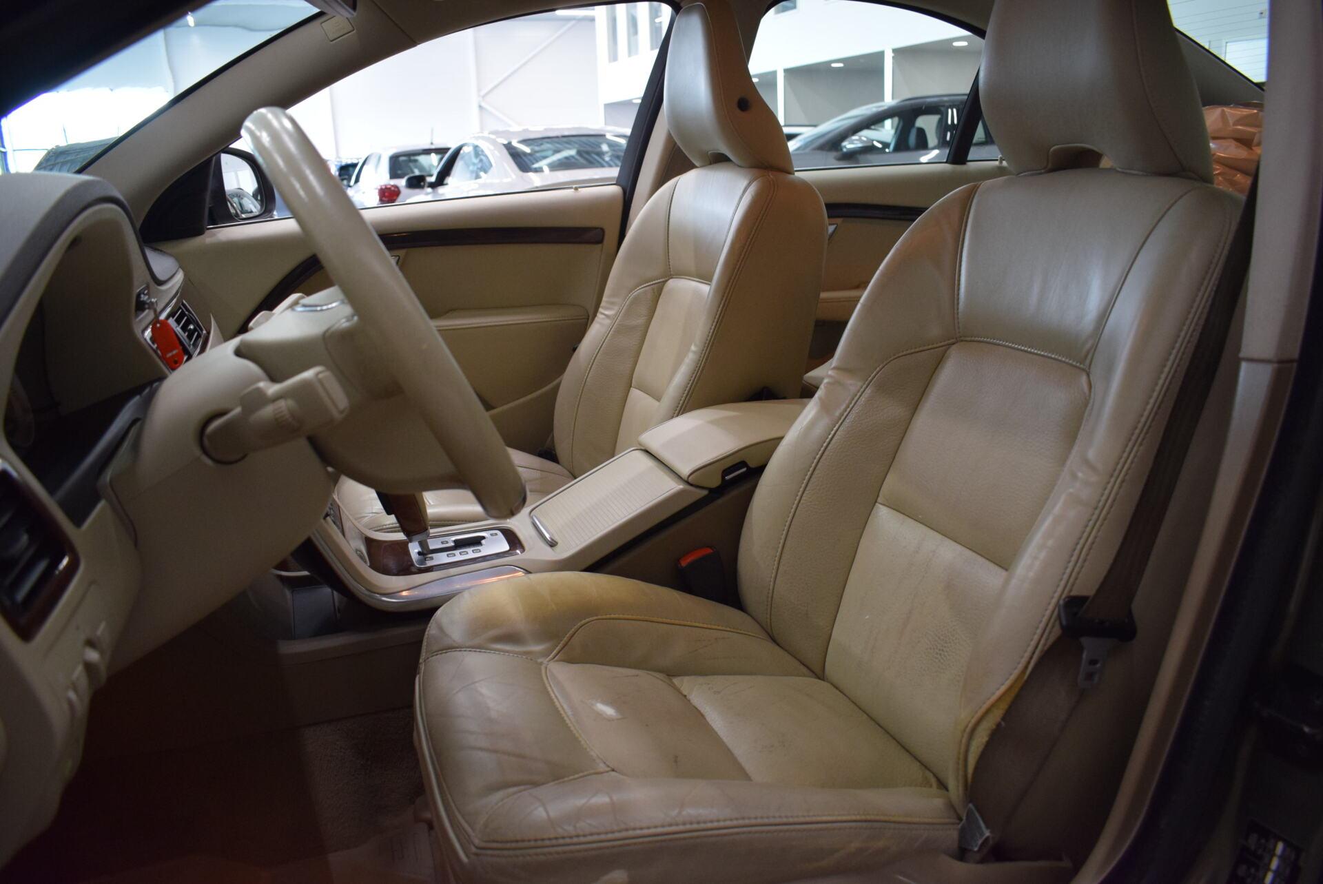 VOLVO S80 12