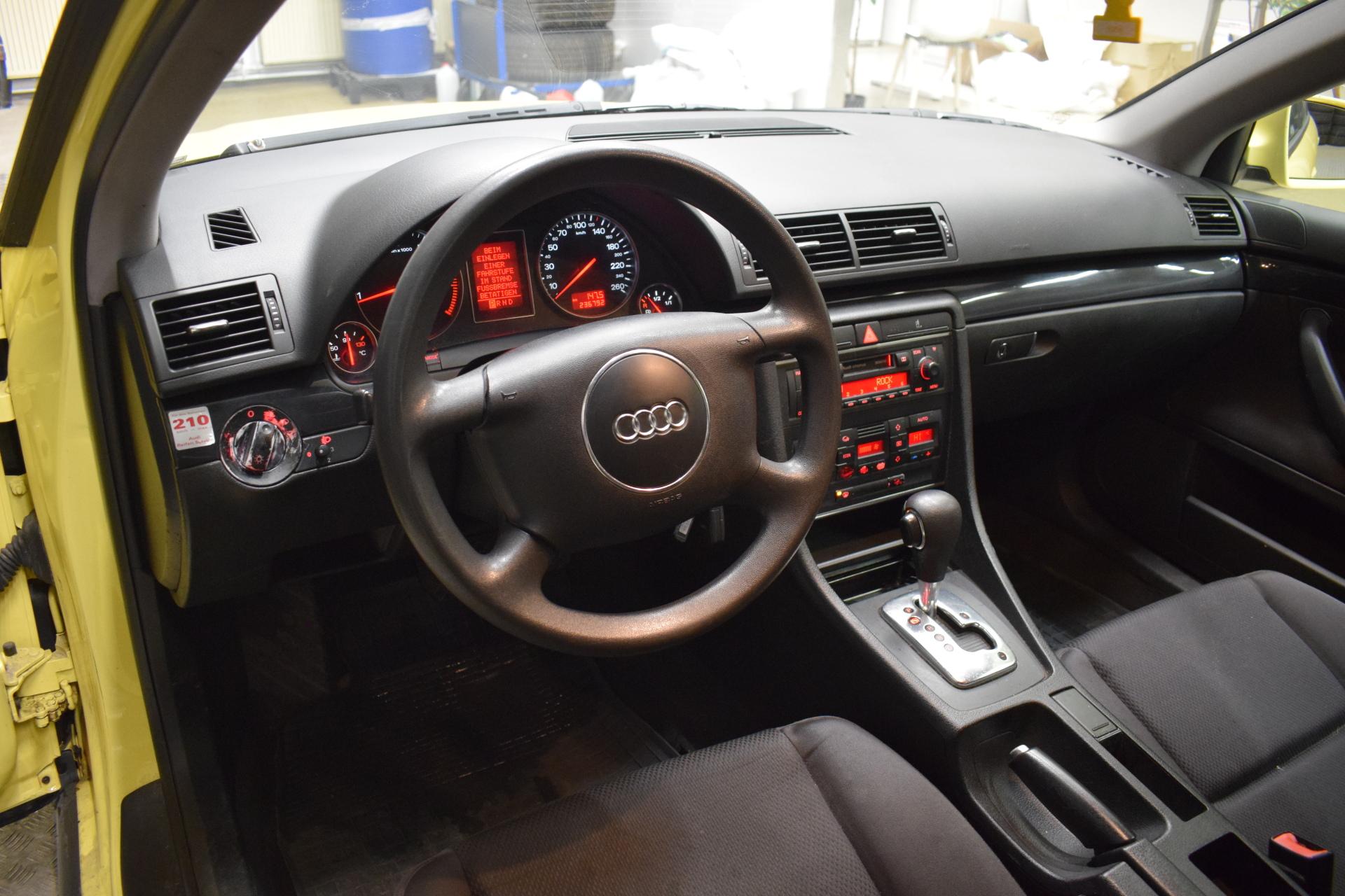AUDI A4 2002