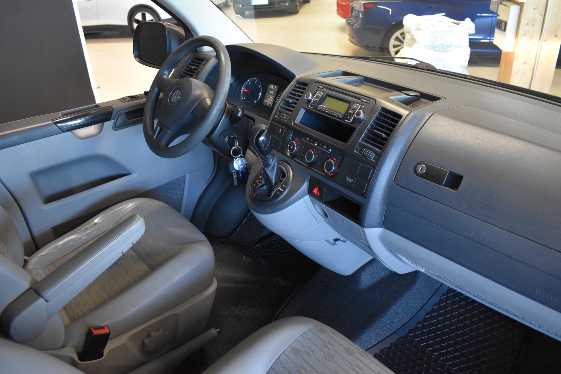 VOLKSWAGEN Transporter 2010