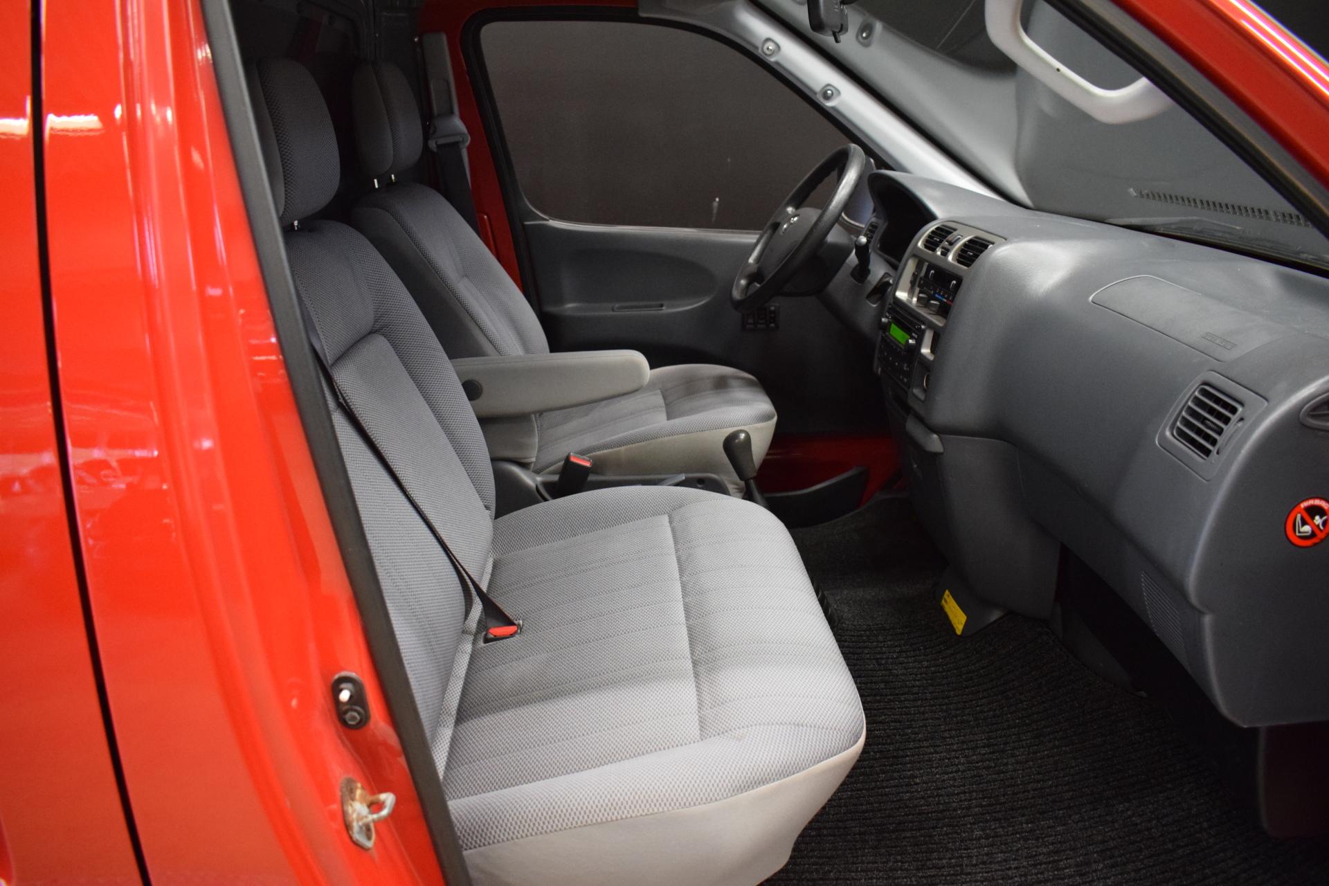 TOYOTA Hiace 2008