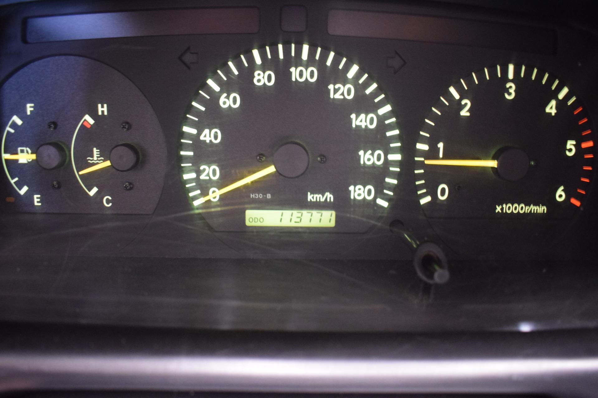 TOYOTA Hiace 2008