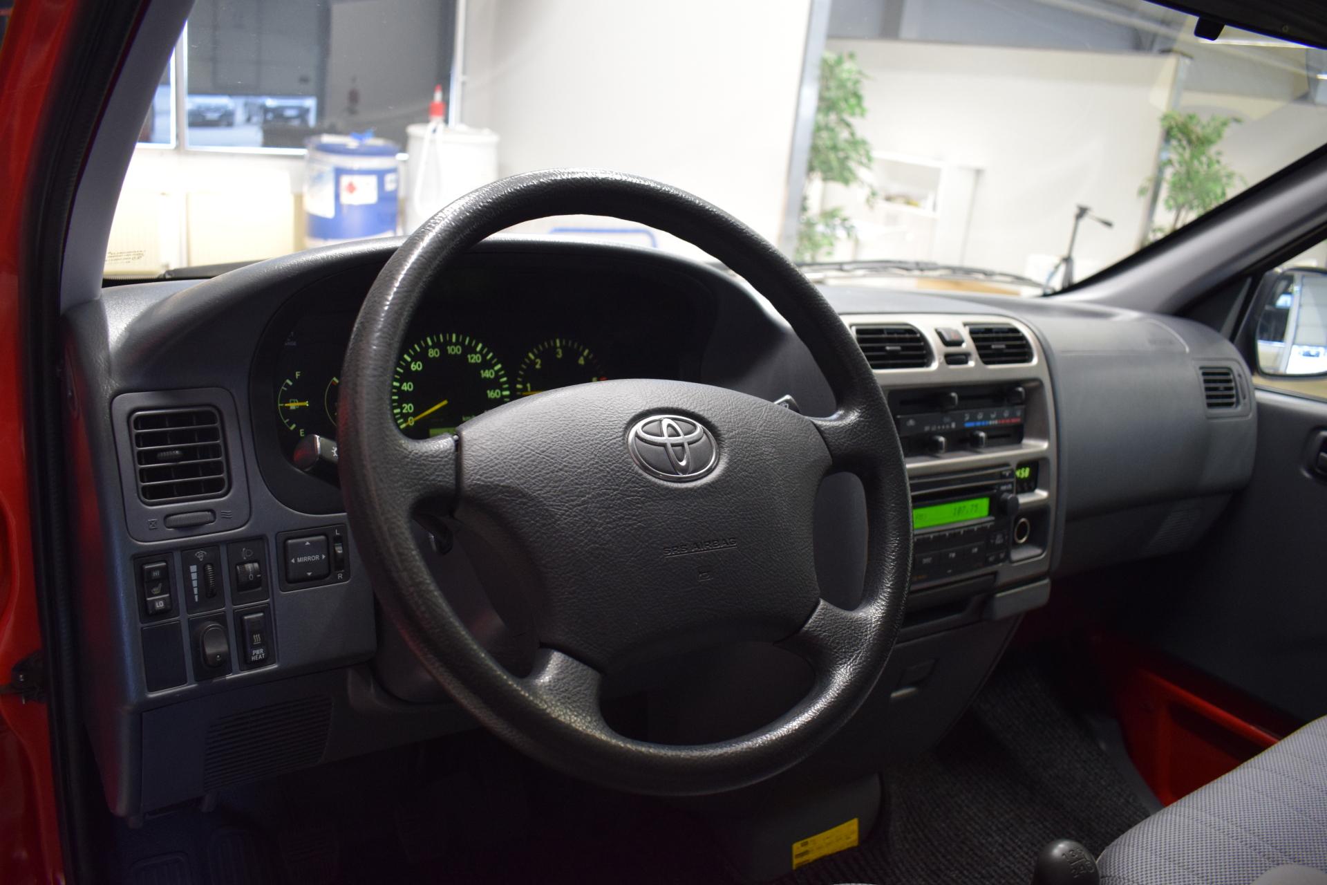 TOYOTA Hiace 2008