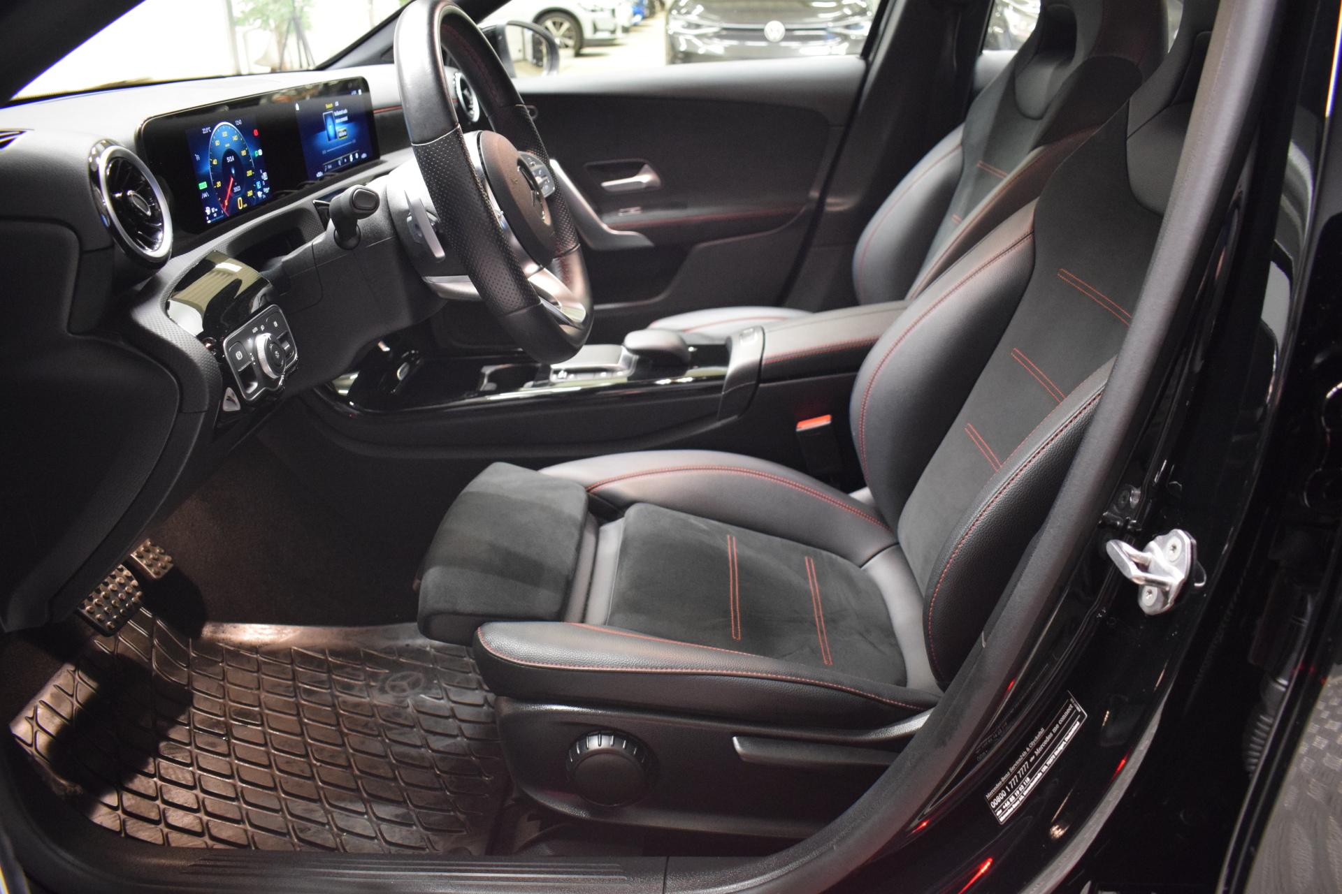 MERCEDES-BENZ A 2022