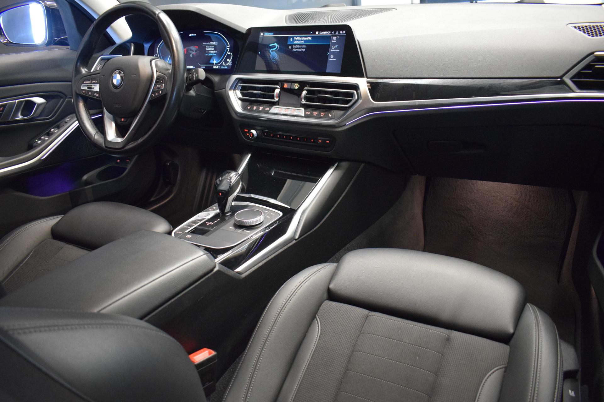 BMW 330 2021