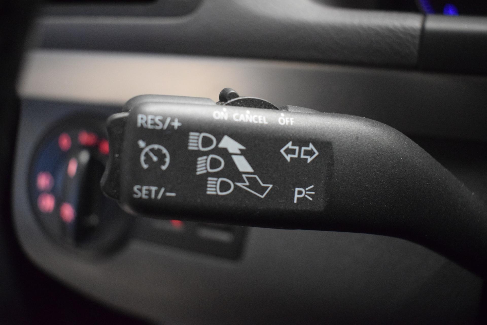 VOLKSWAGEN Touran 2009