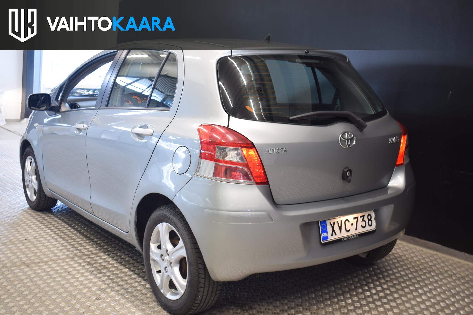 TOYOTA Yaris 5