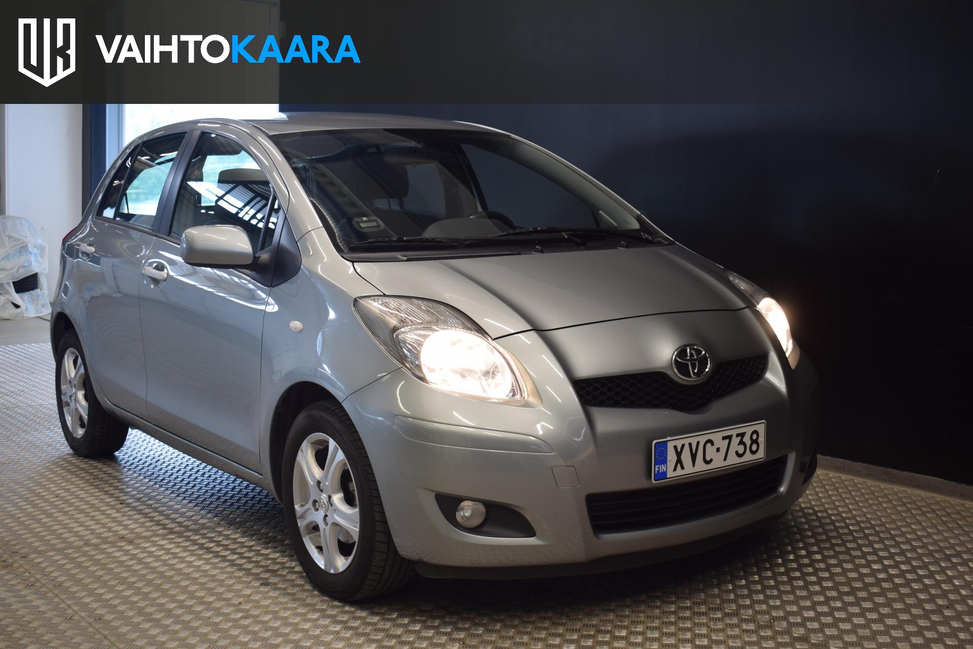 TOYOTA Yaris 8