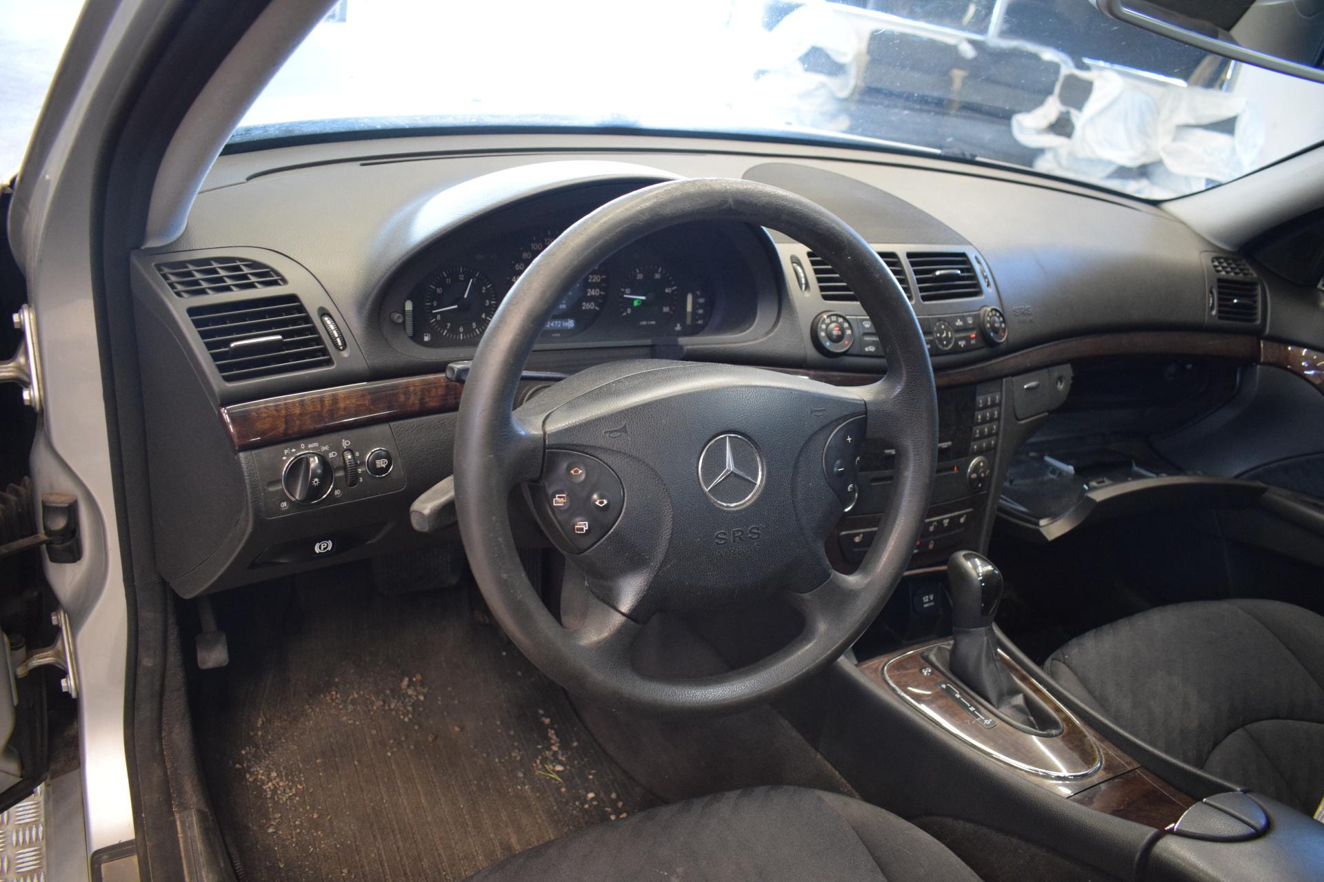 MERCEDES-BENZ E 2006