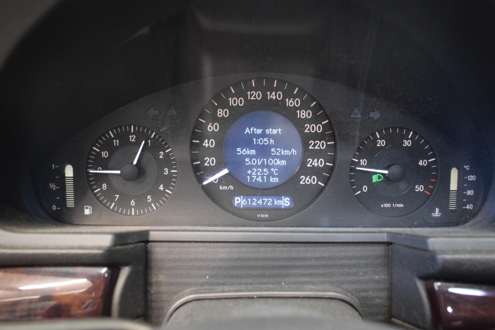 MERCEDES-BENZ E 2006