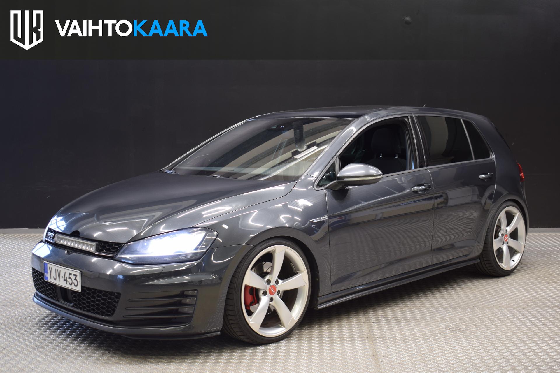 VOLKSWAGEN Golf 2014