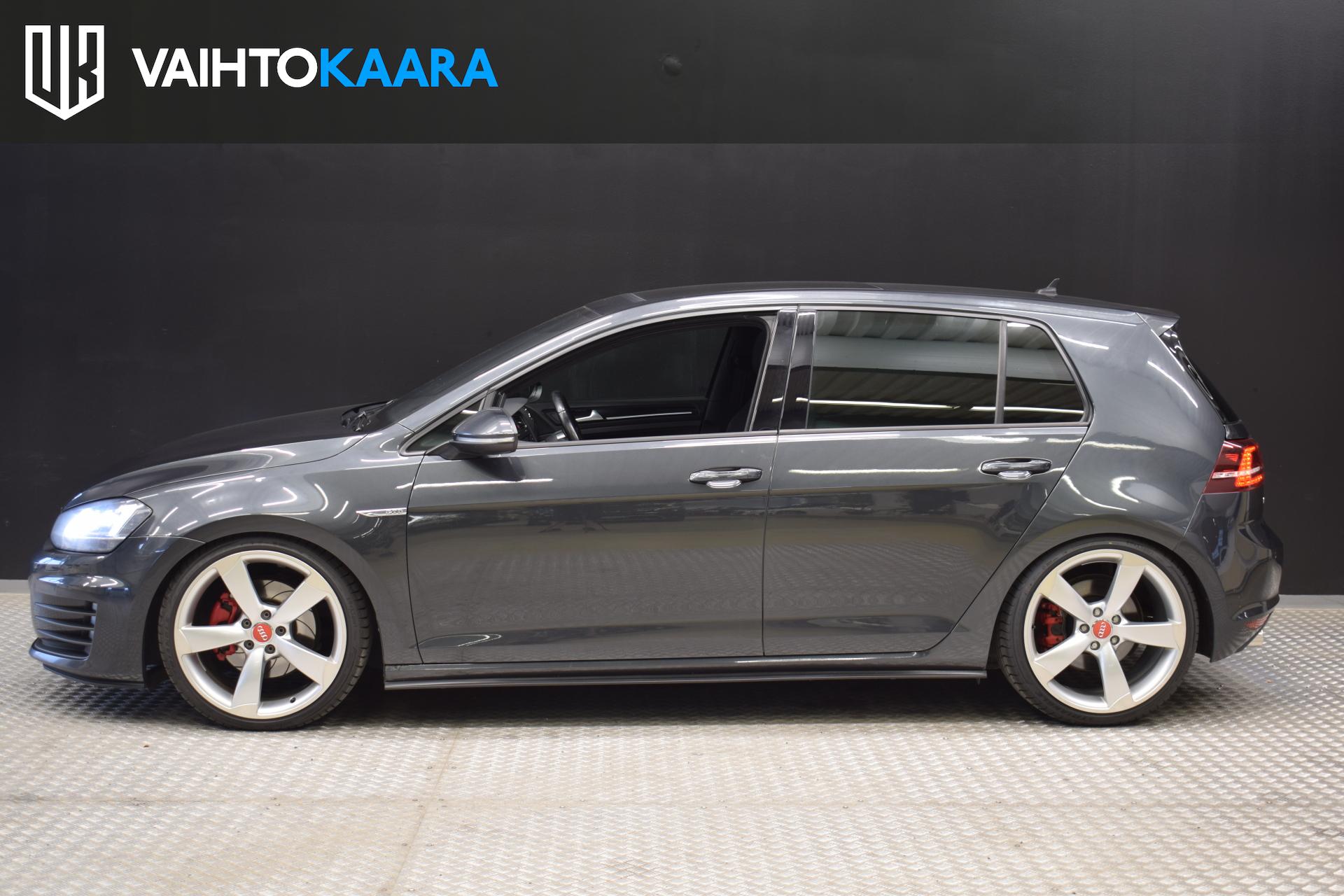VOLKSWAGEN Golf 2014