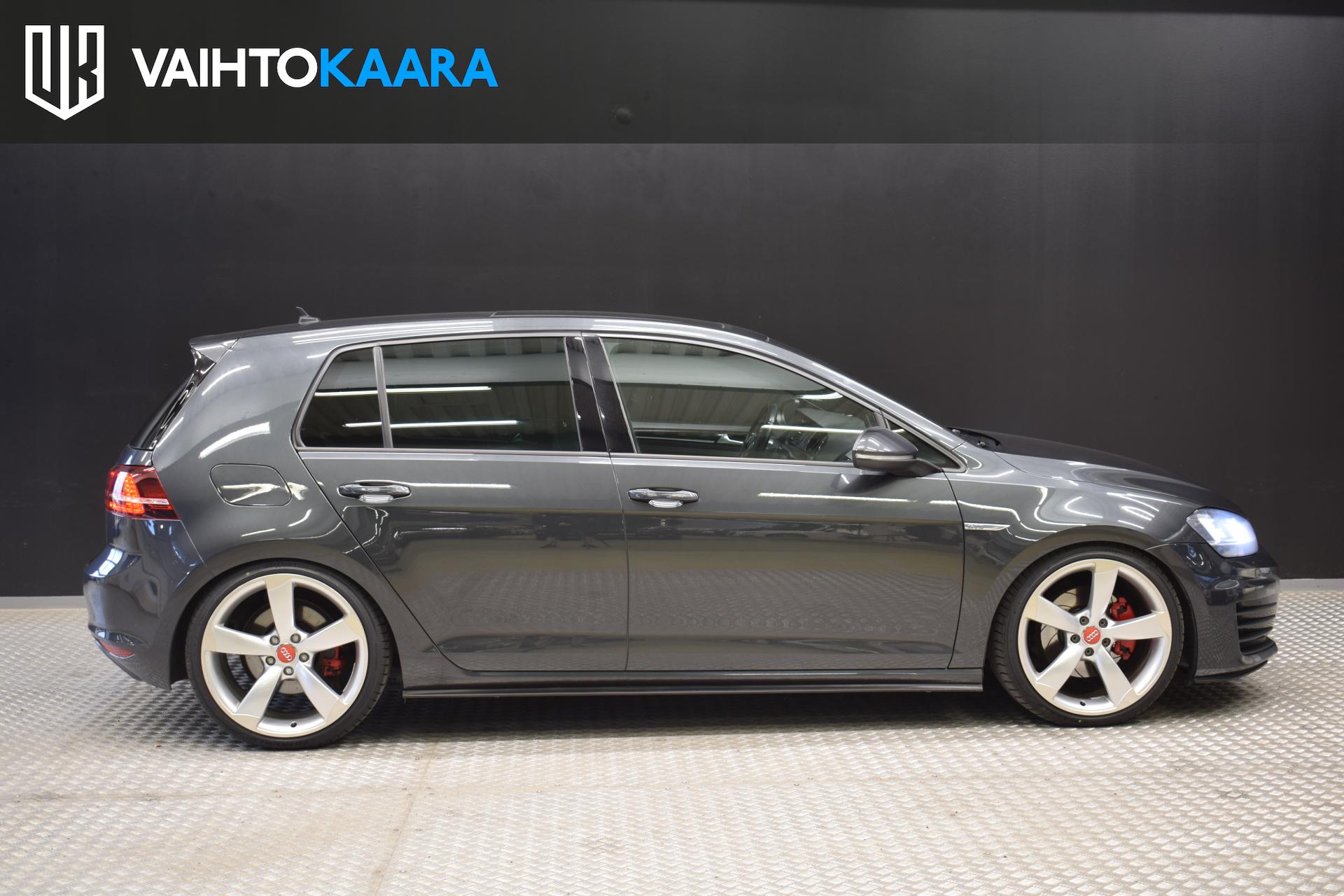VOLKSWAGEN Golf 2014
