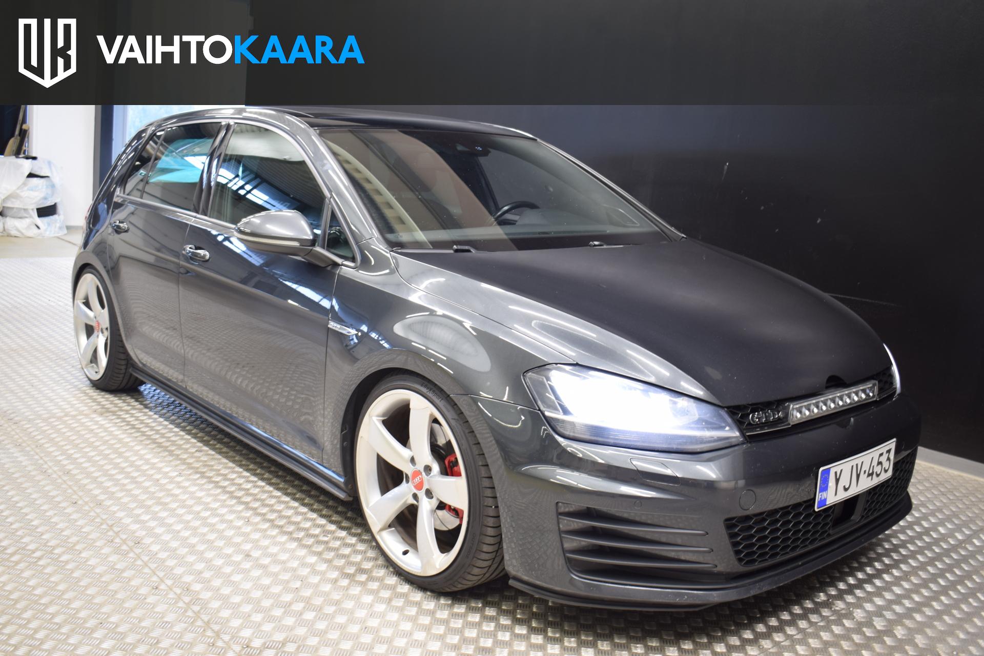 VOLKSWAGEN Golf 2014