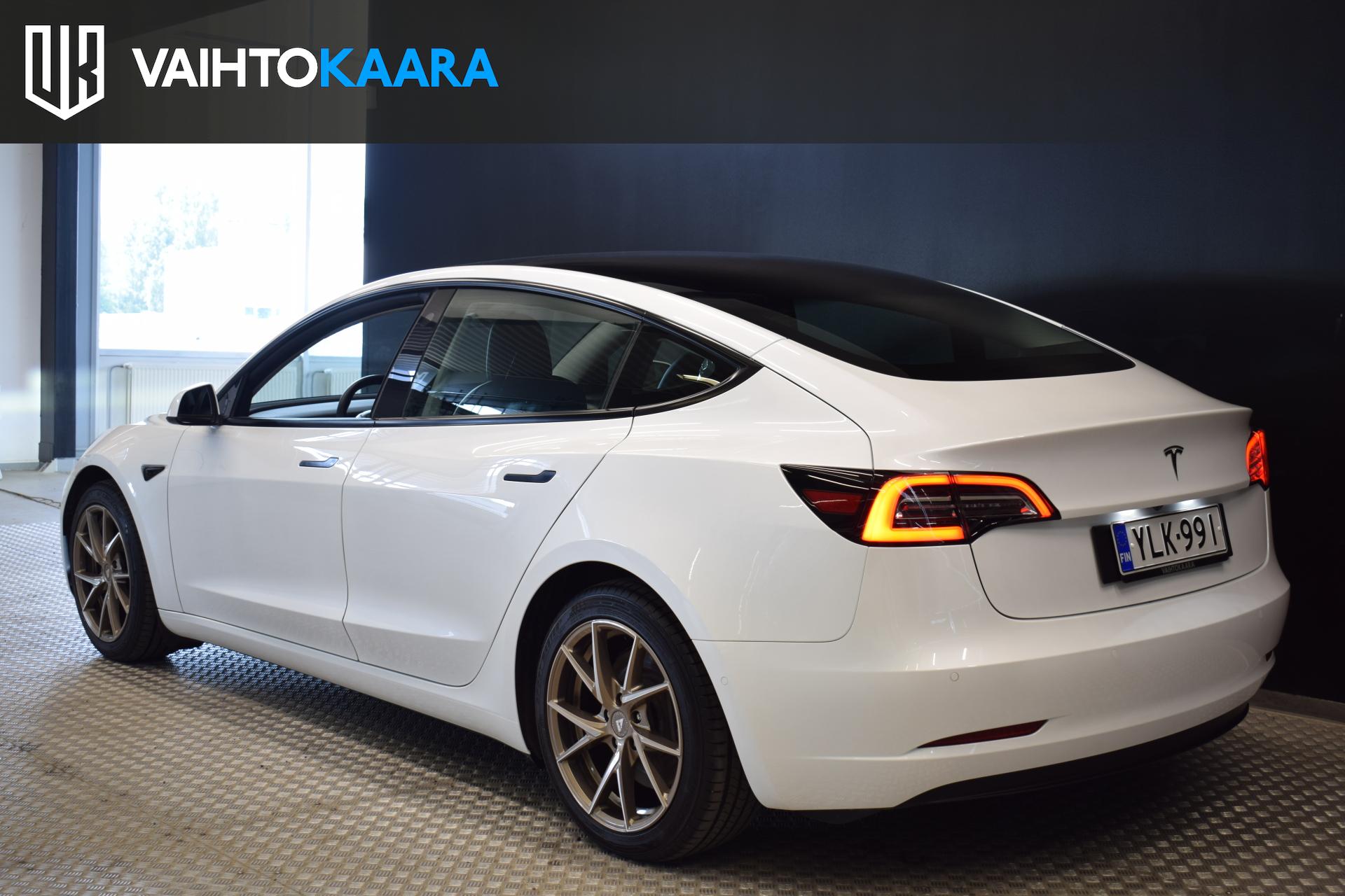 TESLA Model 3 2021