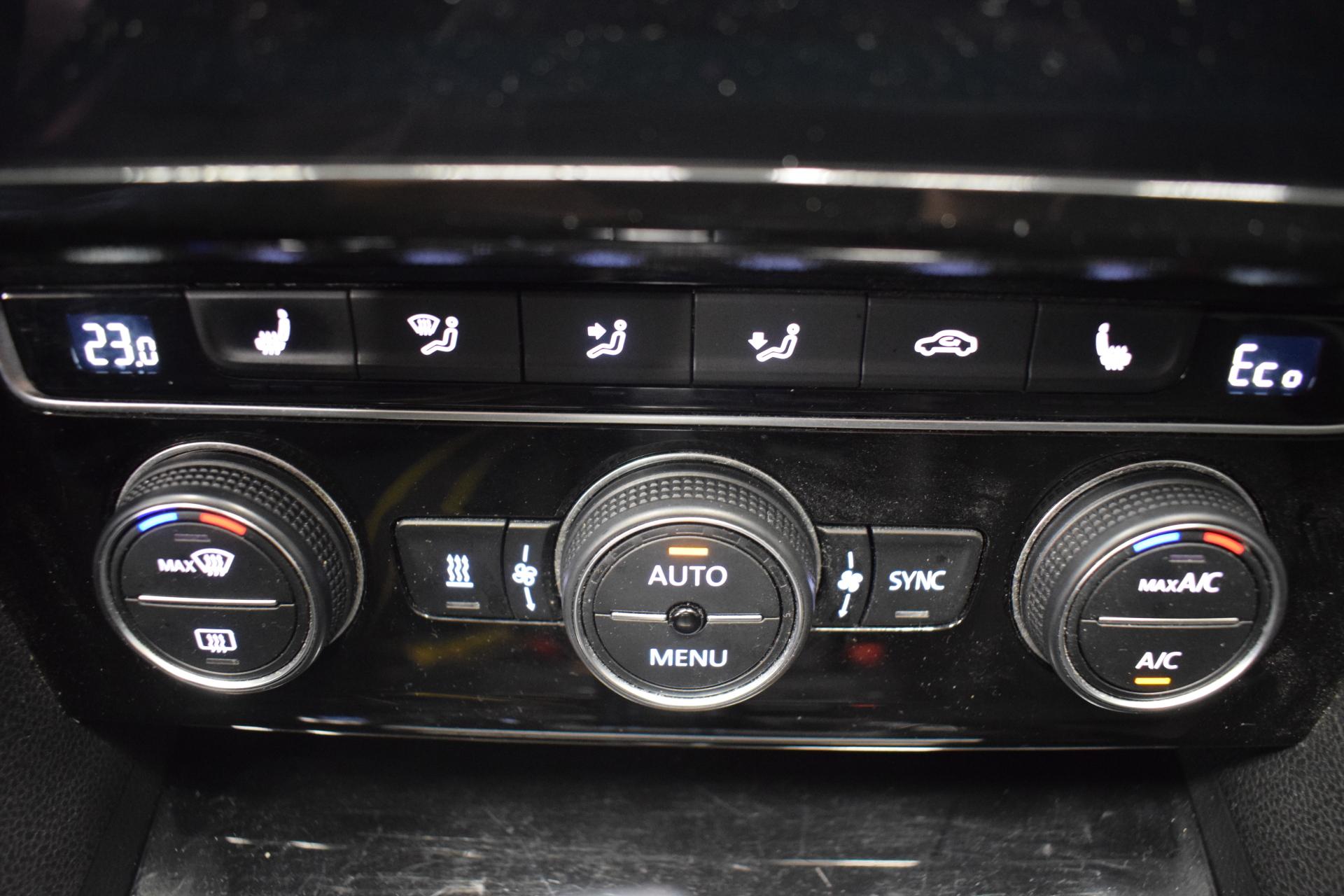 VOLKSWAGEN Passat 2018