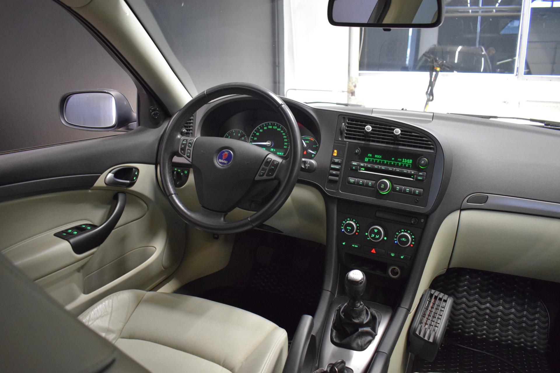 SAAB 9-3 2011