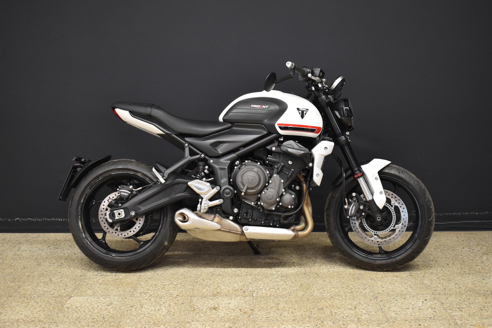 TRIUMPH Trident 2021