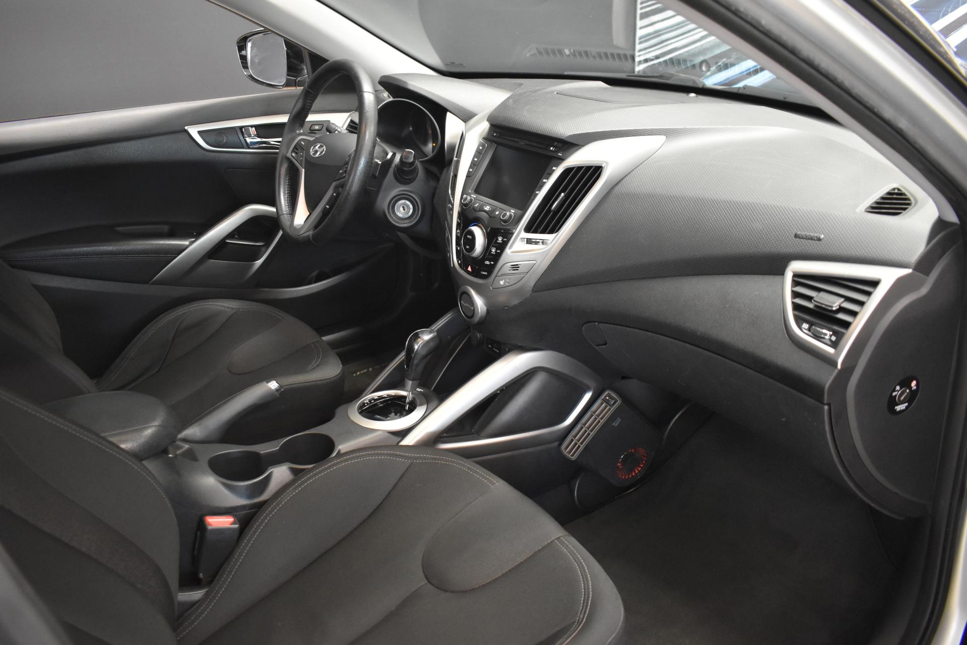 HYUNDAI Veloster 2013