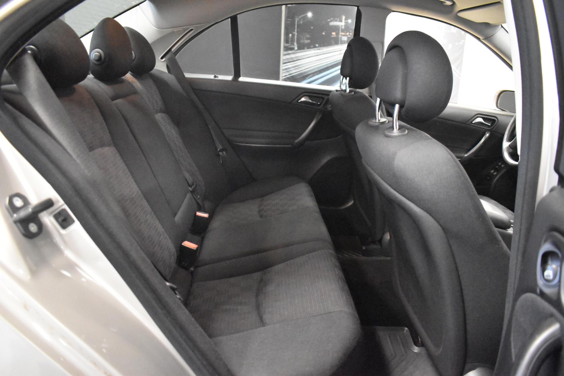 MERCEDES-BENZ C 2004