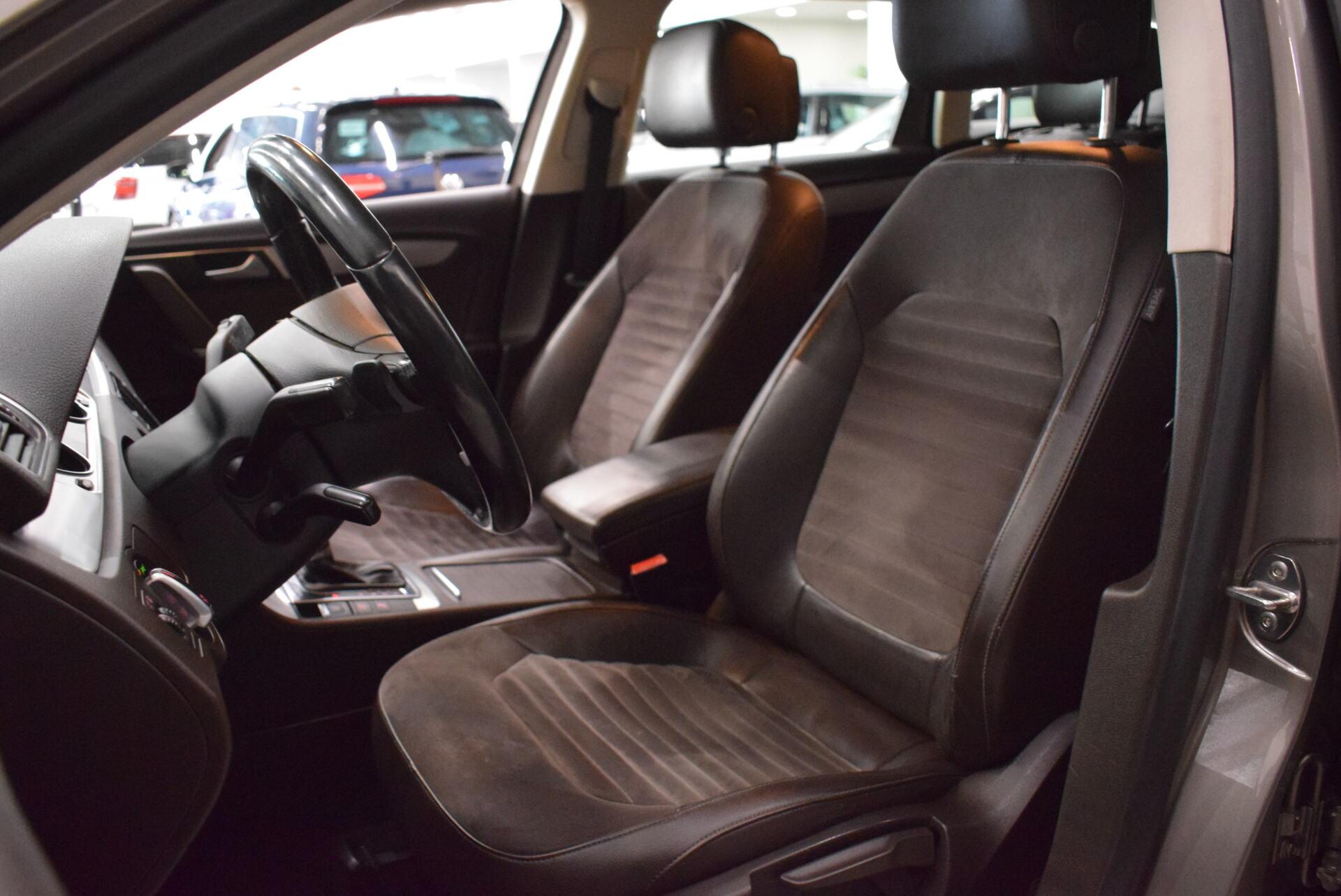 VOLKSWAGEN Passat 2011