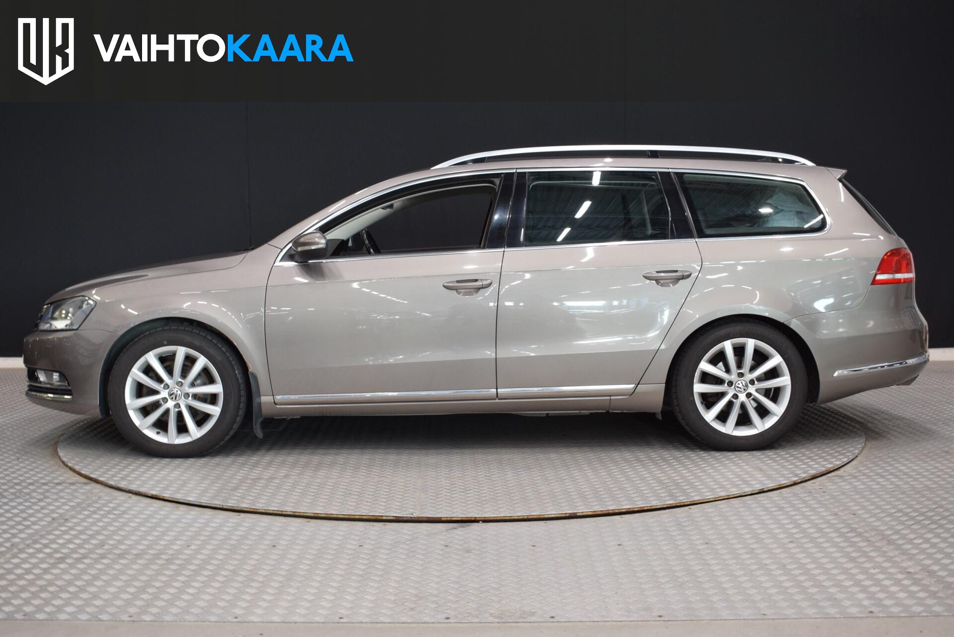 VOLKSWAGEN Passat 2011