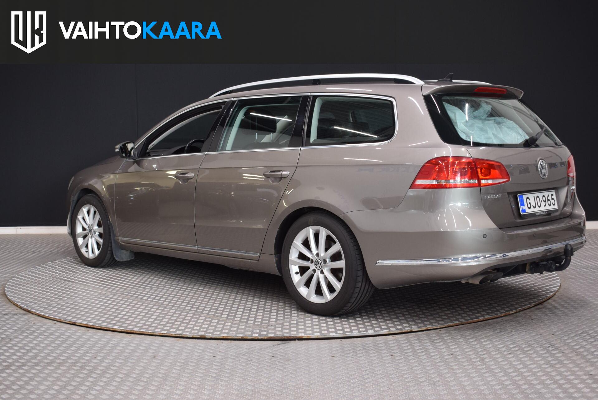 VOLKSWAGEN Passat 2011