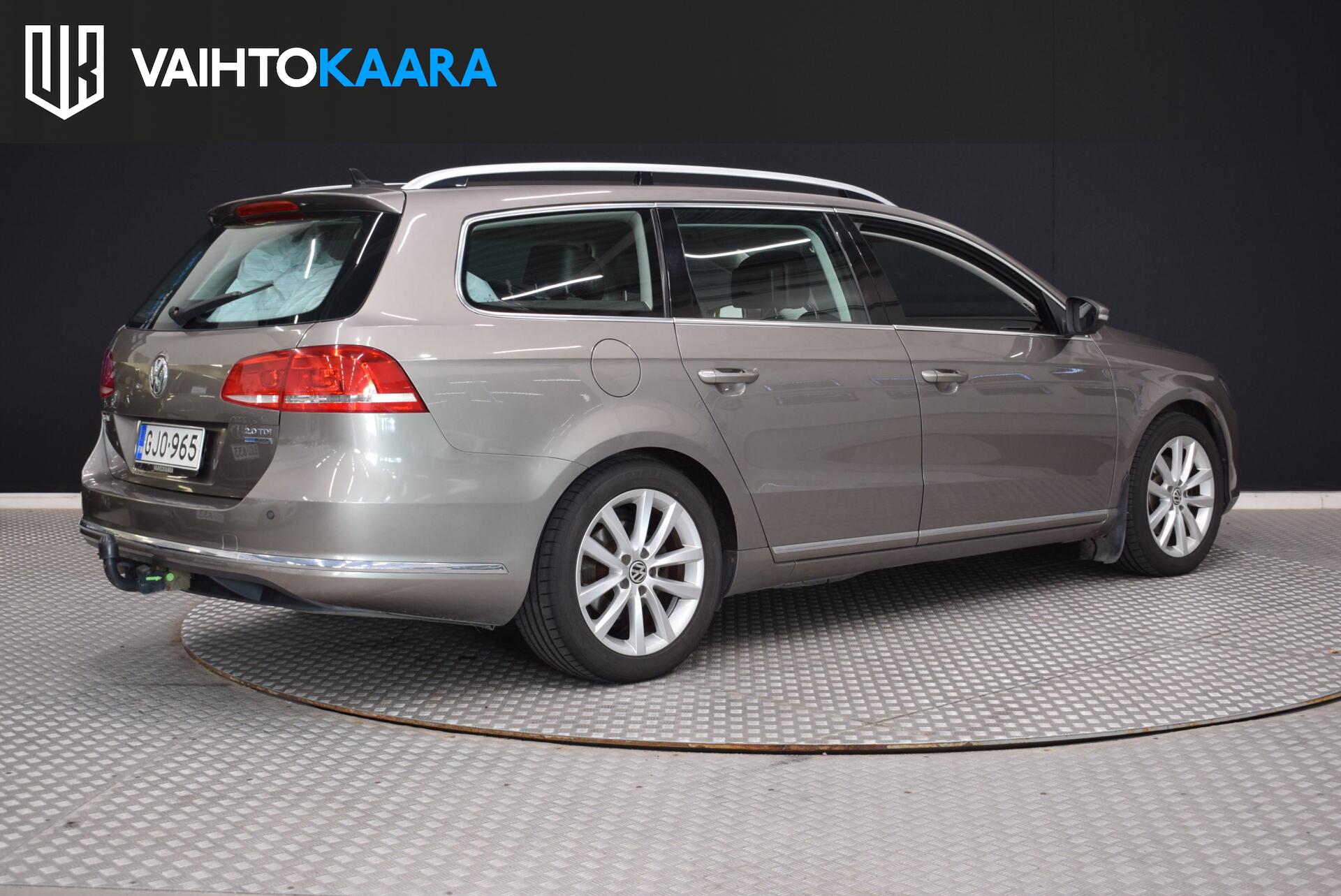 VOLKSWAGEN Passat 2011