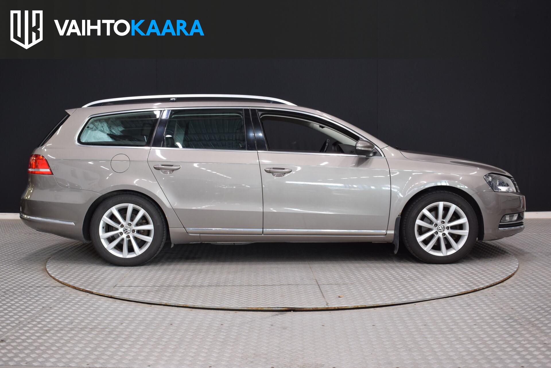 VOLKSWAGEN Passat 2011