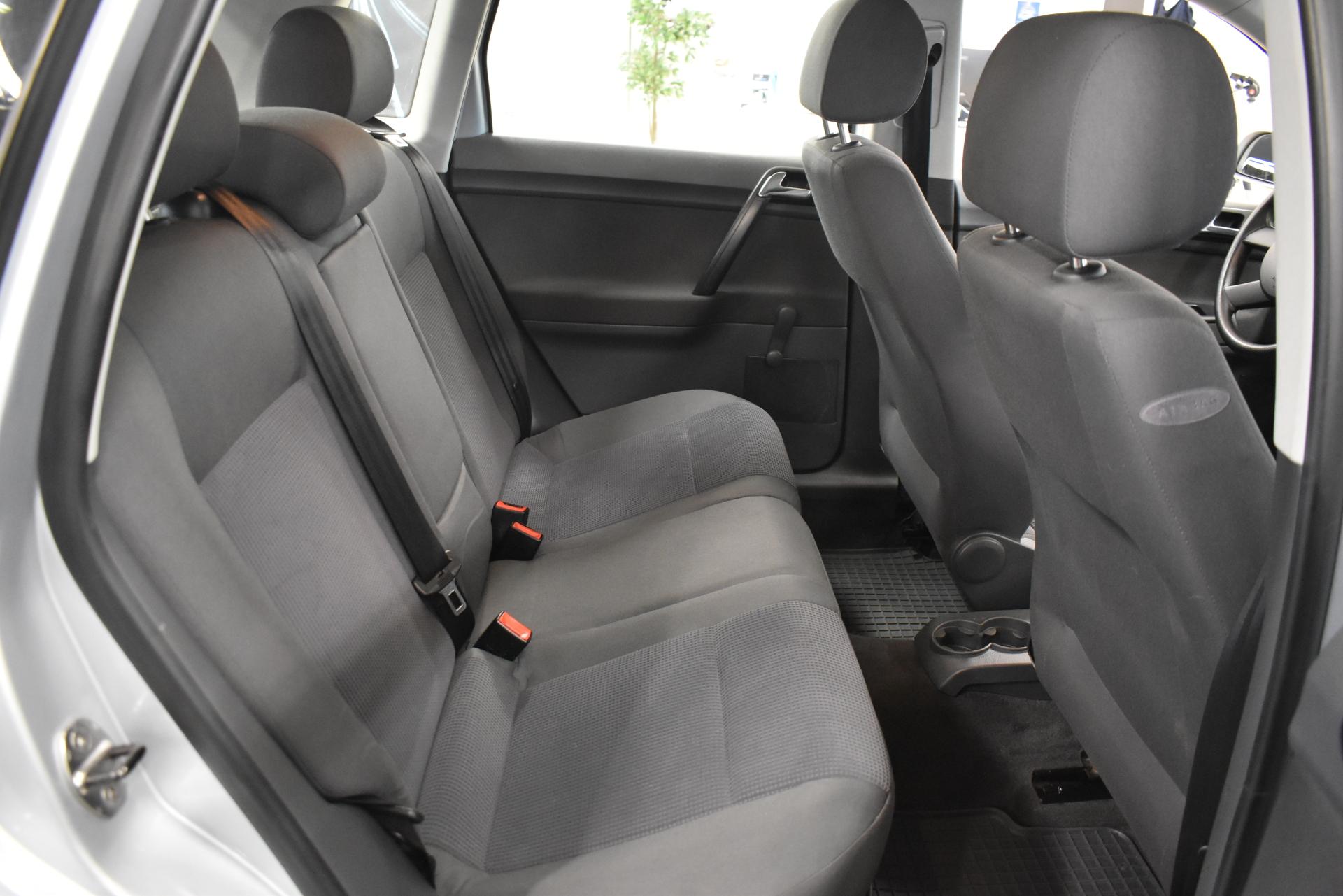 VOLKSWAGEN Polo 2003