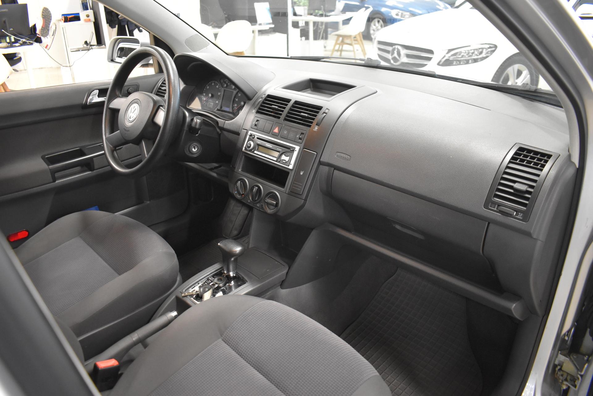 VOLKSWAGEN Polo 2003