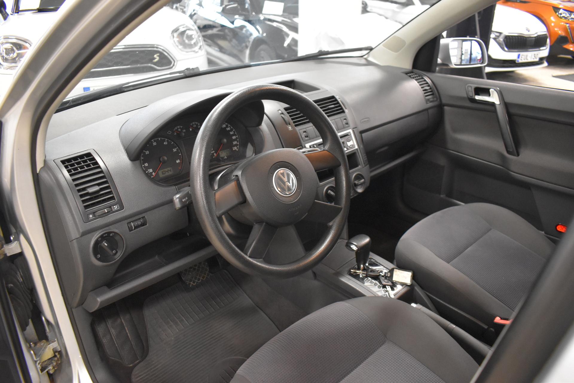VOLKSWAGEN Polo 2003