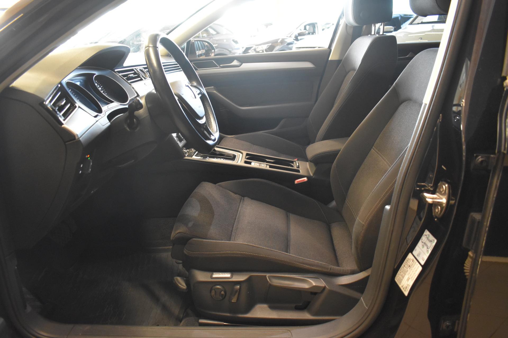 VOLKSWAGEN Passat 2016