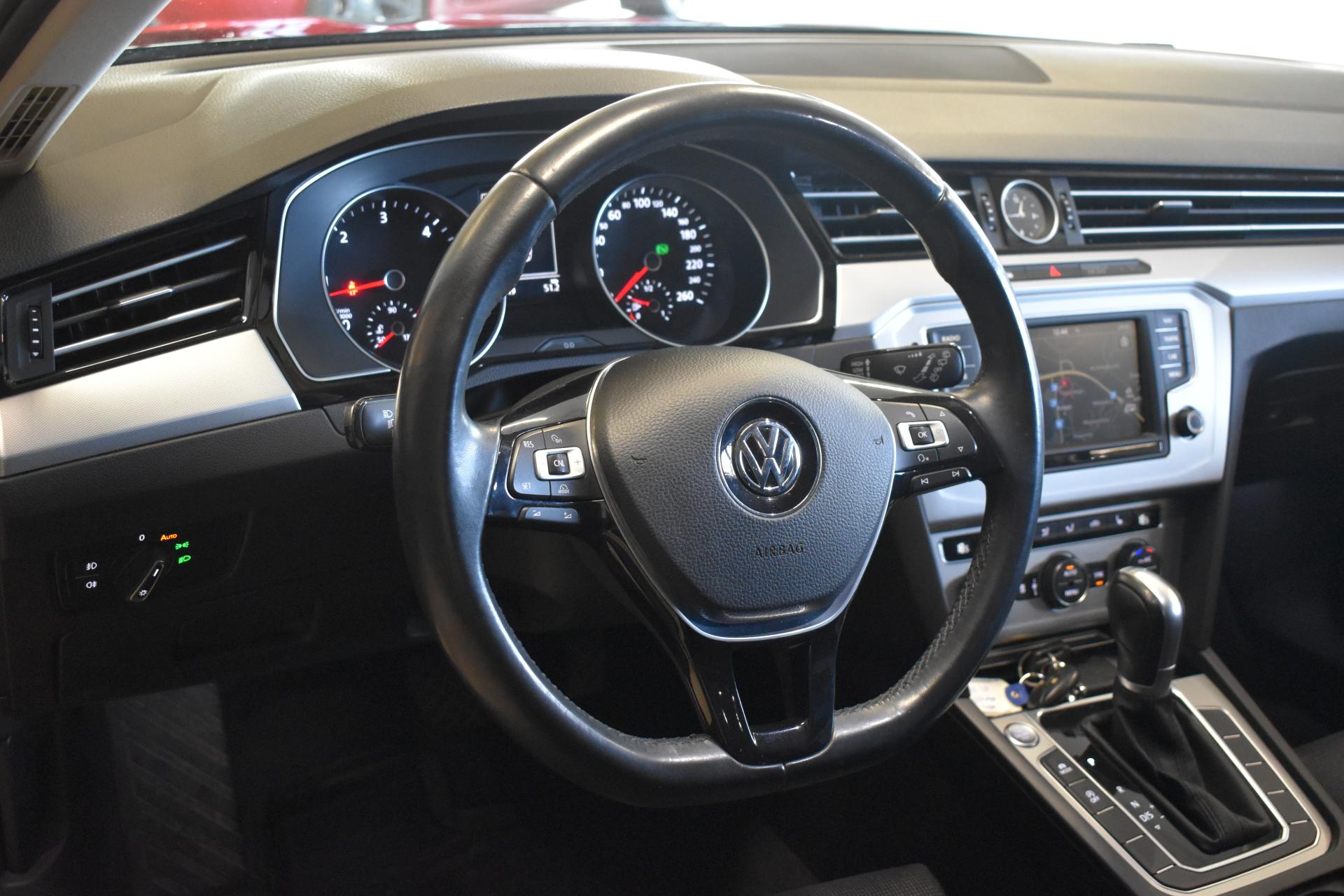 VOLKSWAGEN Passat 2016