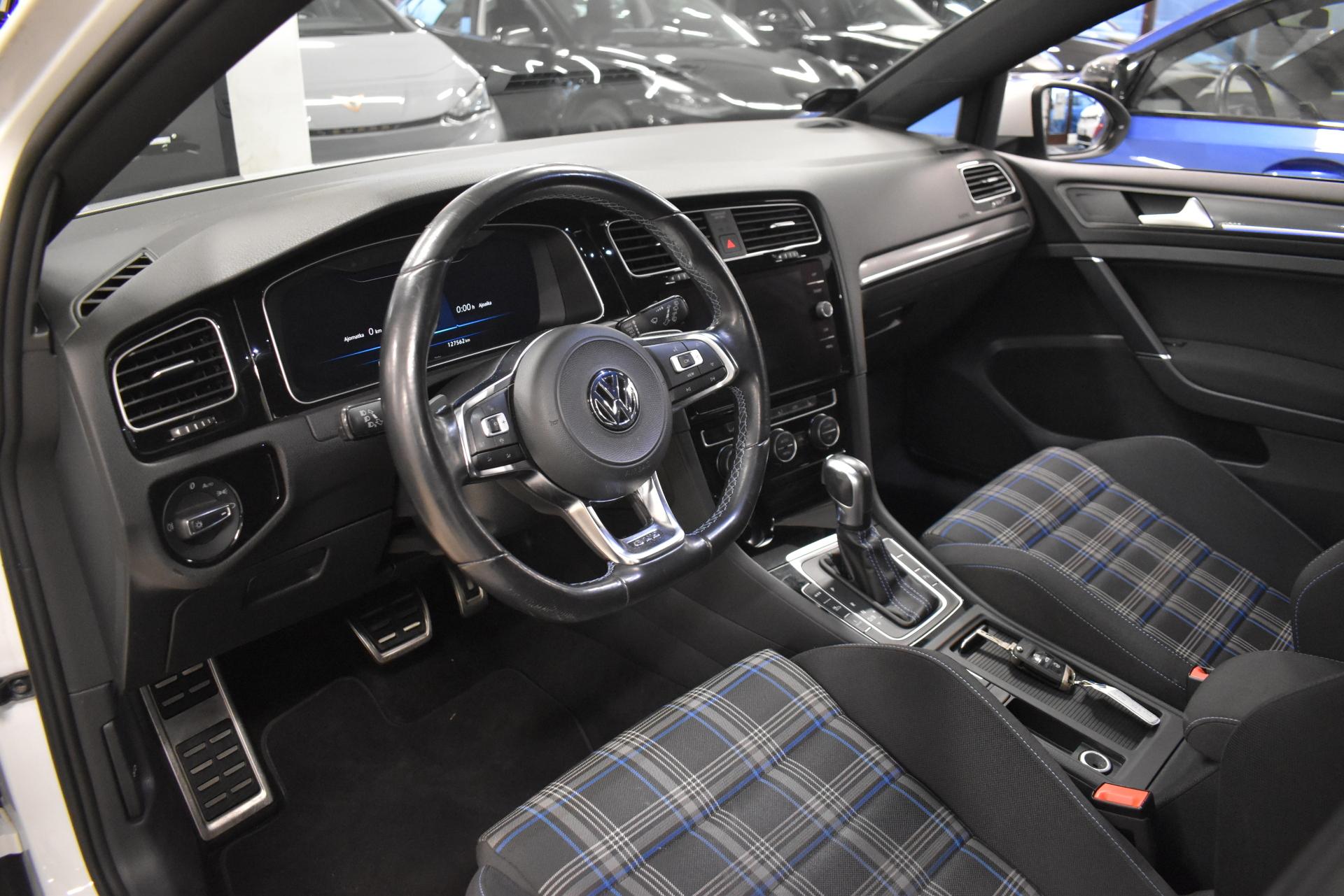 VOLKSWAGEN Golf 2020