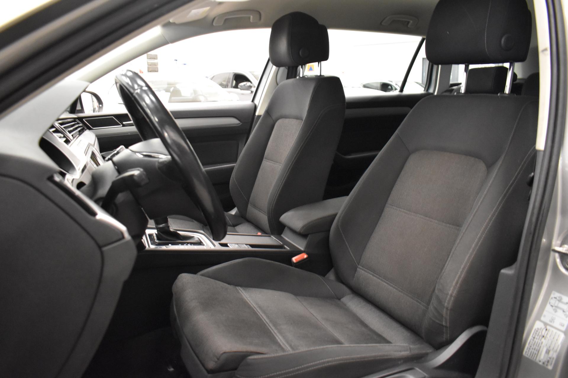 VOLKSWAGEN Passat 2017