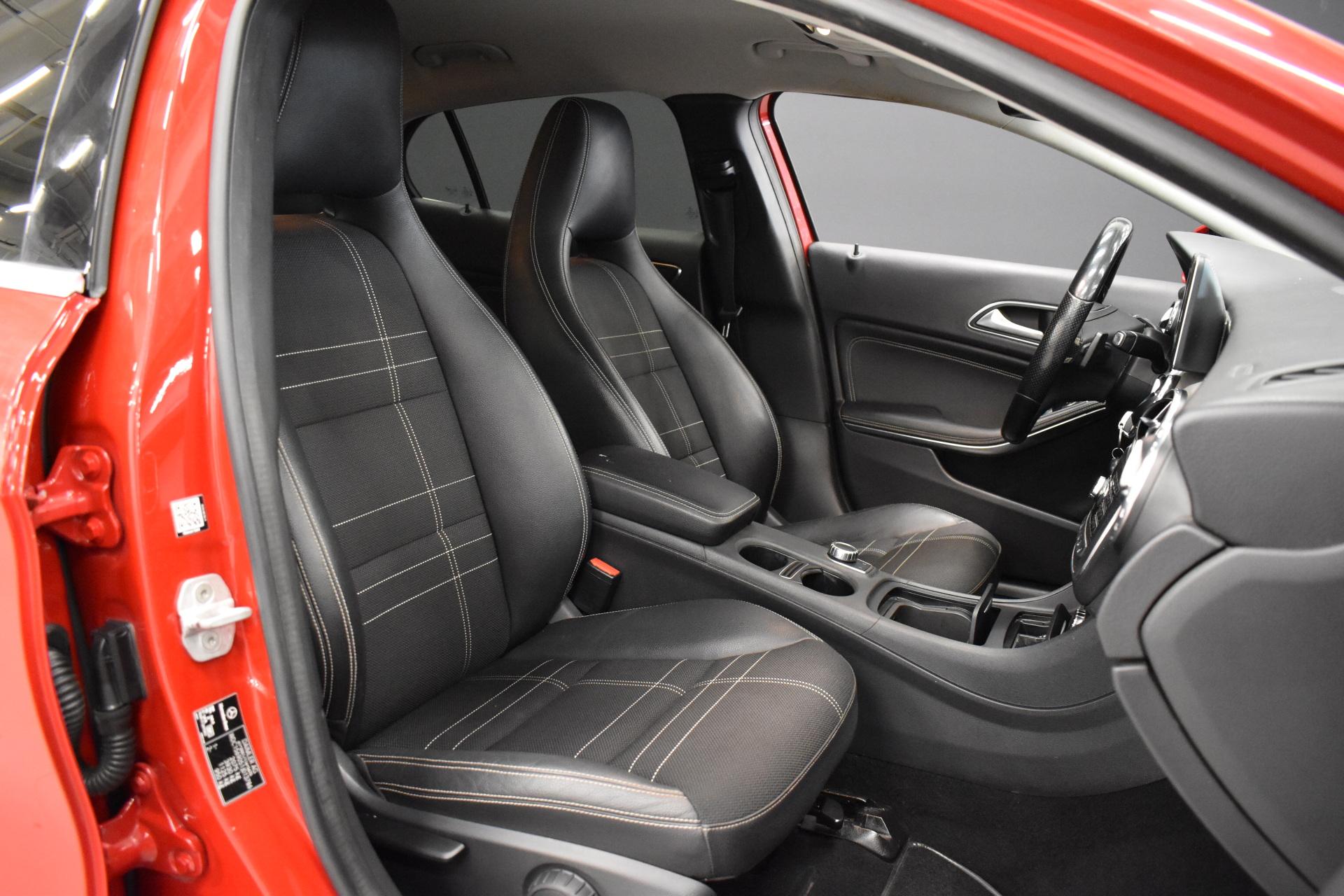 MERCEDES-BENZ GLA 2014