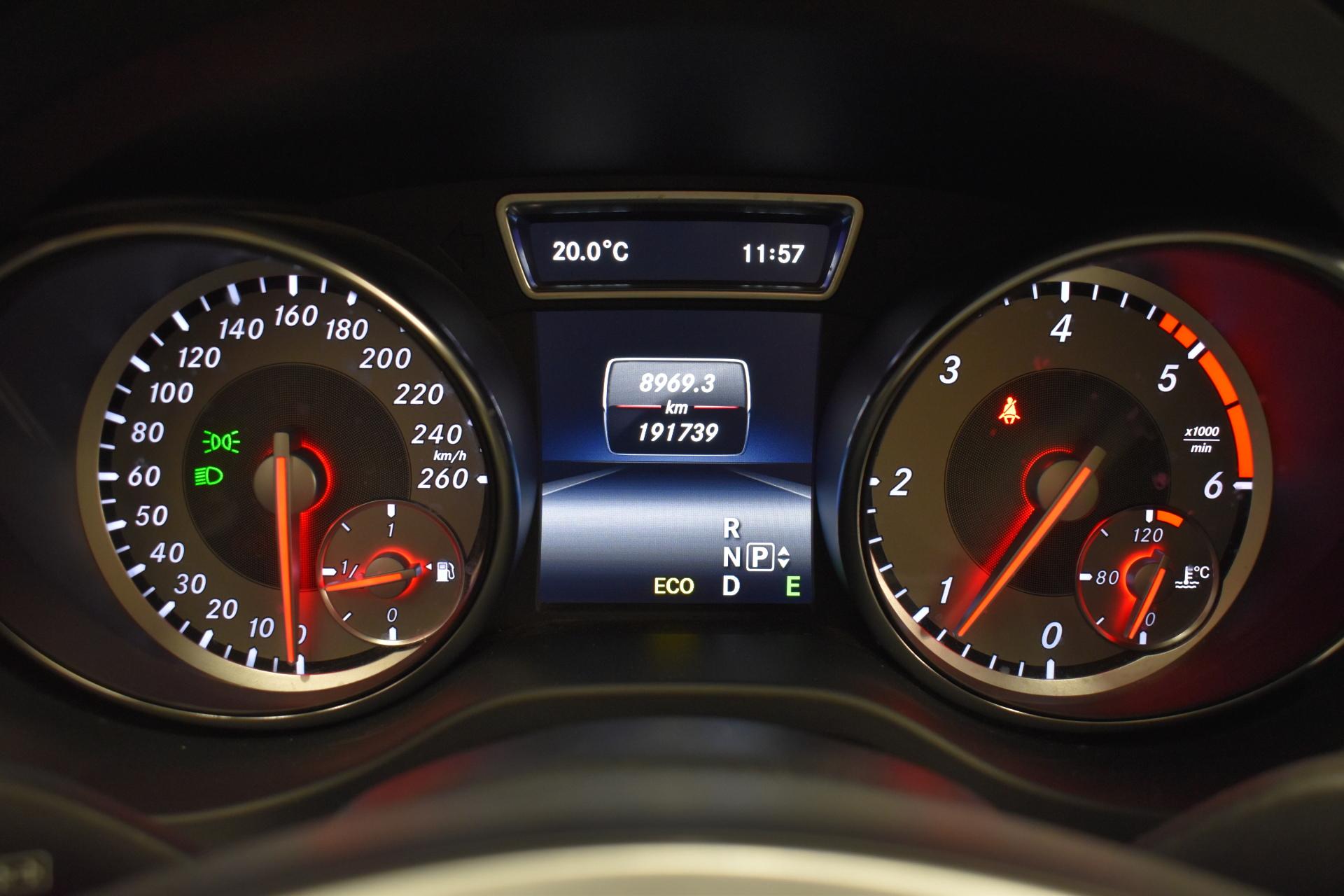 MERCEDES-BENZ GLA 2014