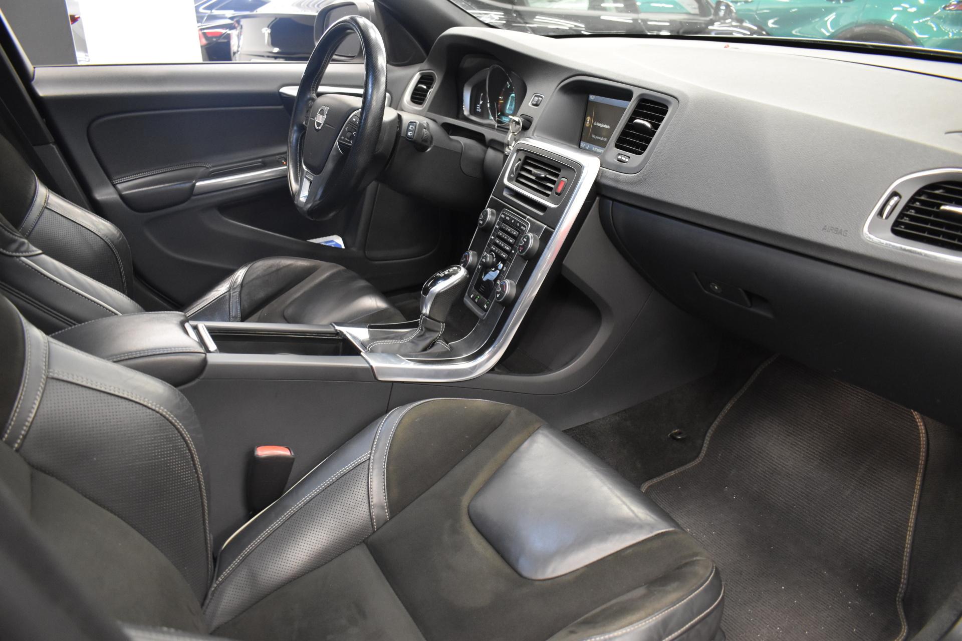 VOLVO V60 2014