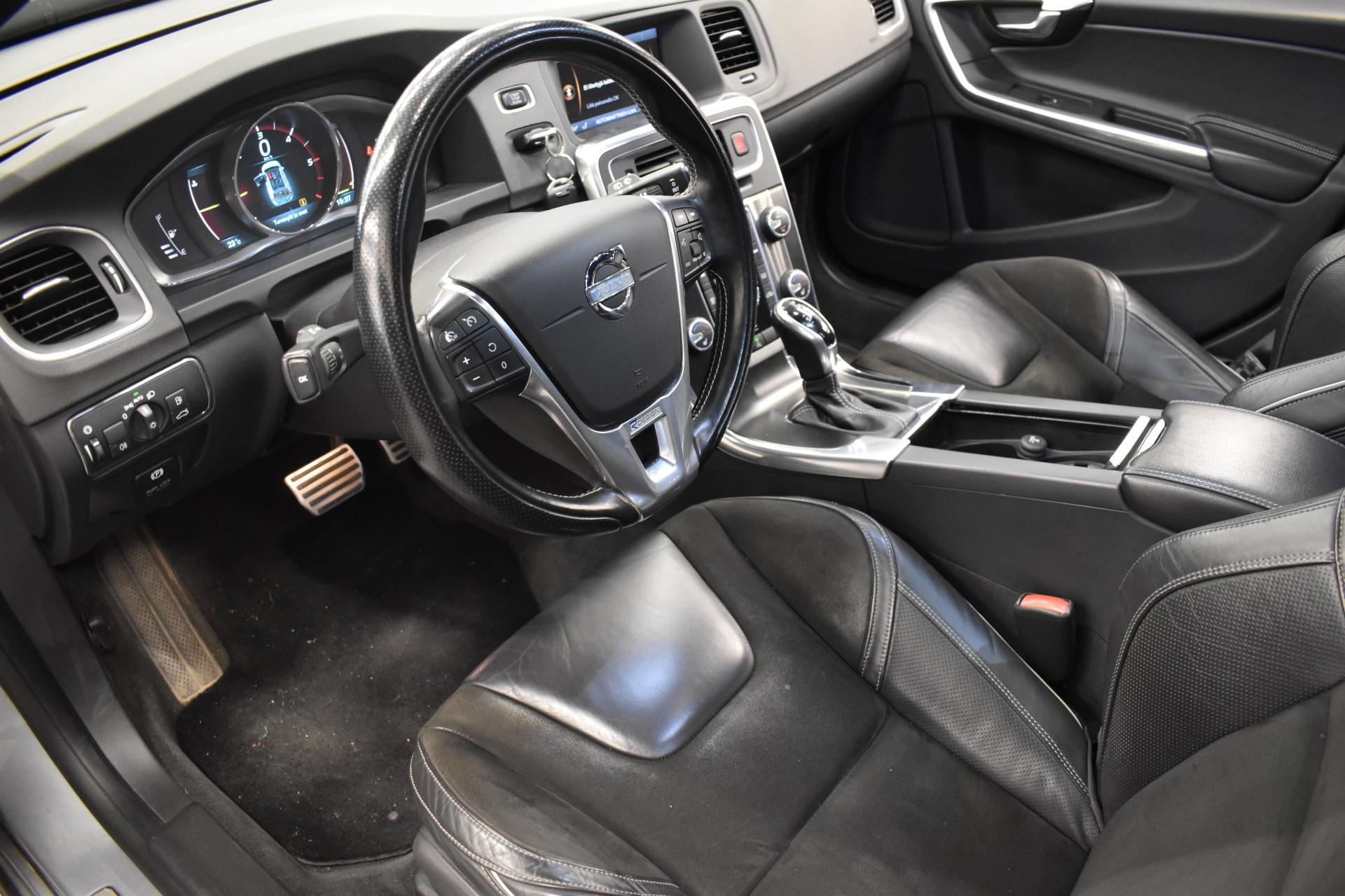 VOLVO V60 2014