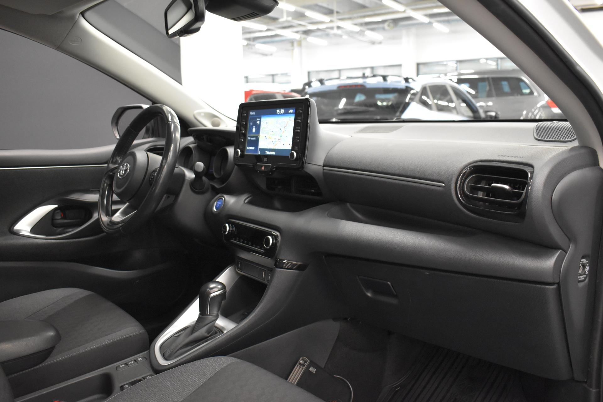 TOYOTA Yaris 2021
